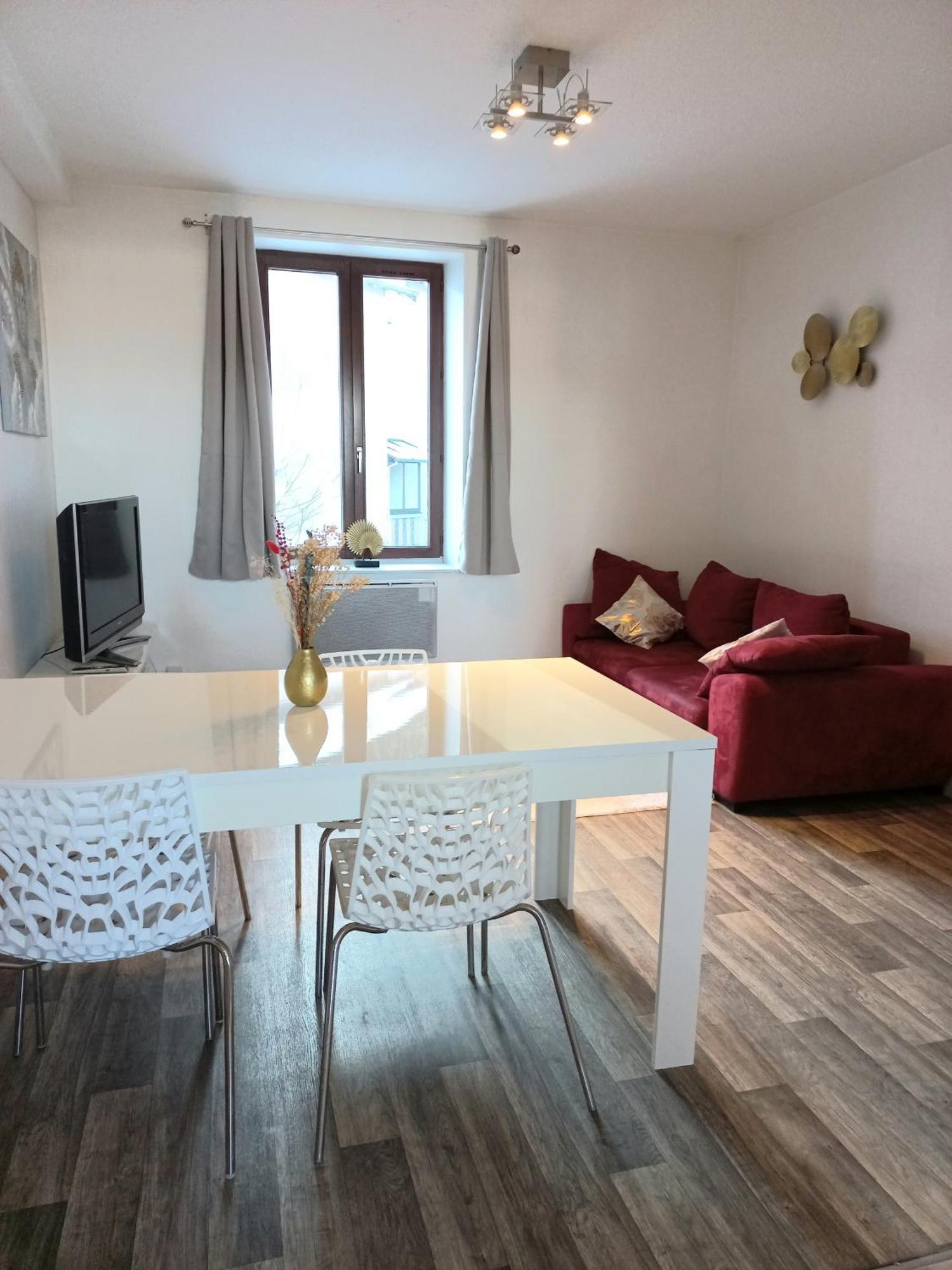 Appartement Les Iris, Au Calme, Proche Du Centre Ремірмон Екстер'єр фото